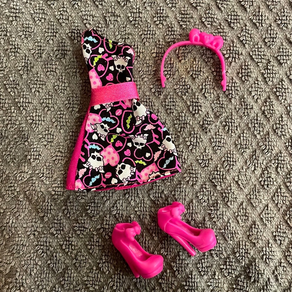 Draculaura outfit